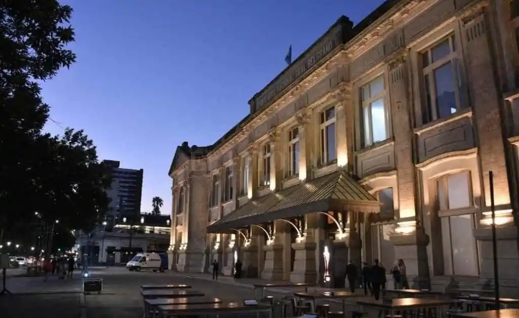 Una presunta pelea en pleno bulevar dejó un apuñalado como saldo