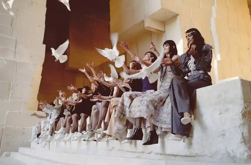 Chanel, alegoría al binomio blanco y negro bajo el influjo de Cocteau