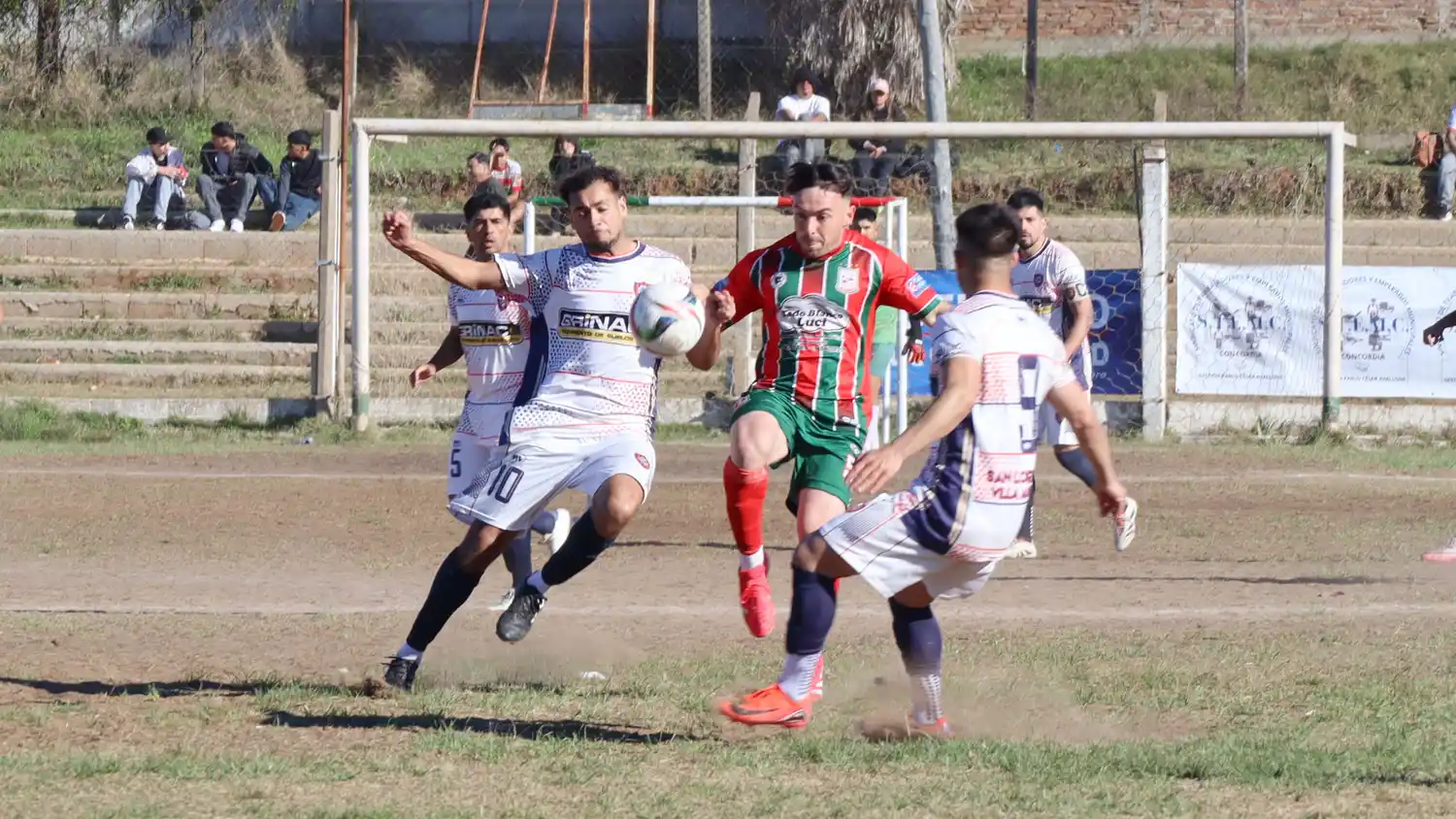 Sexta del Clausura de primera “A” con el clásico Santa María - Colegiales y regreso en Villa Adela