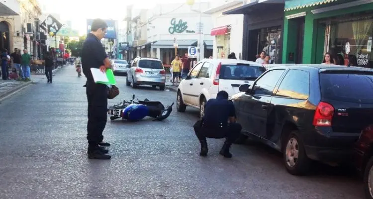 La cámaras municipales registraron el accidente de Pellegrini al 800