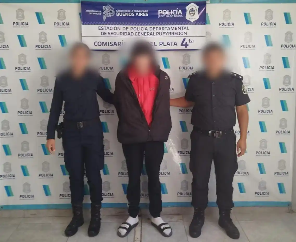 En el garaje donde quiso esconderse había autopartes de motos con pedido de secuestro activo.