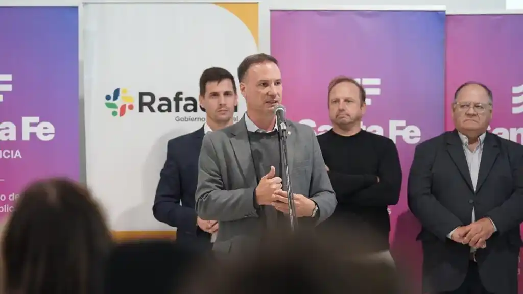 Enrico encabezó la licitación para las refacciones en el Instituto de Profesorado N° 2 “Joaquín V. González”