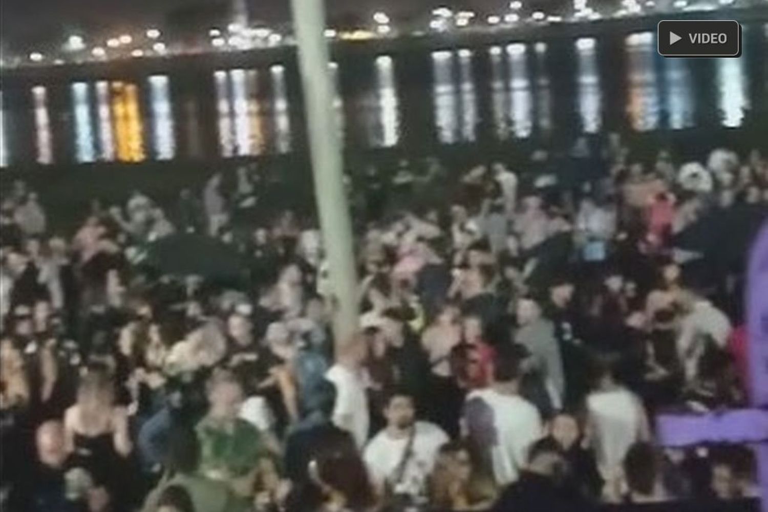 En la costanera santafesina se realizó una fiesta multitudinaria en la zona de paradores