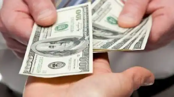 CAMBIOS DE ÚLTIMA HORA: impuesto mínimo a las transacciones en dólares sería de 3%