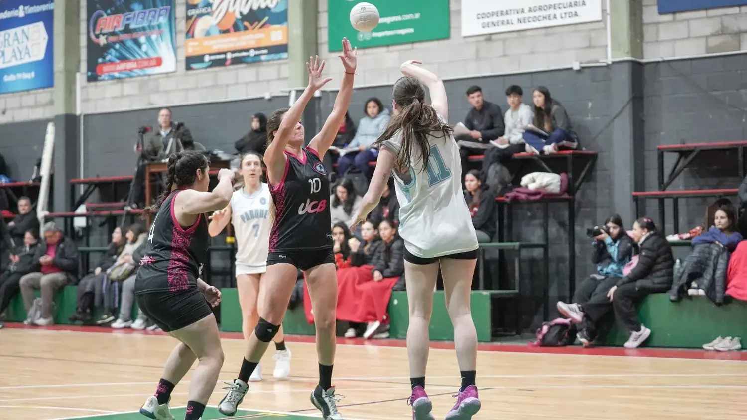 Duelo. Entre Gimnasia y Esgrima de Villa del Parque y Unión Cestoball de Famaillá
