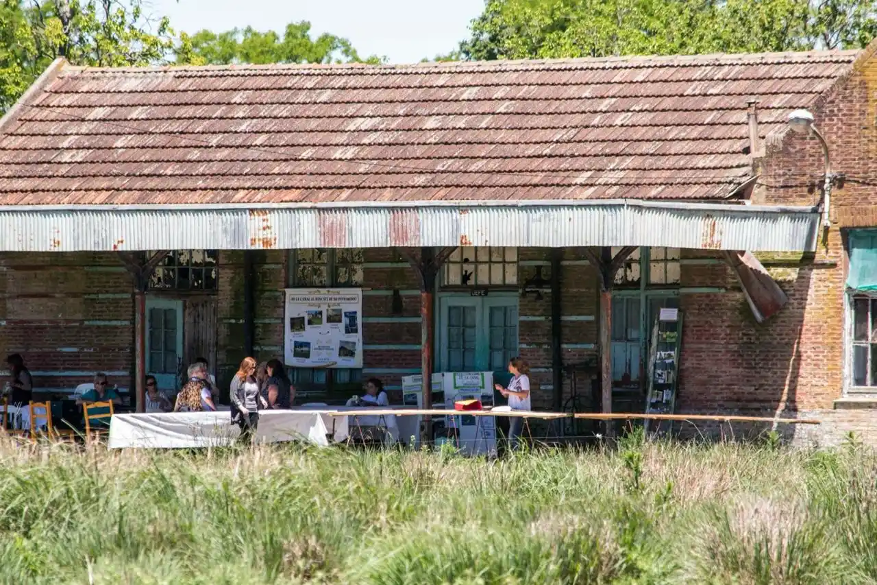 Alumnos de la secundaria 13 de De La Canal concretaron el plan “Enraizando Futuro”