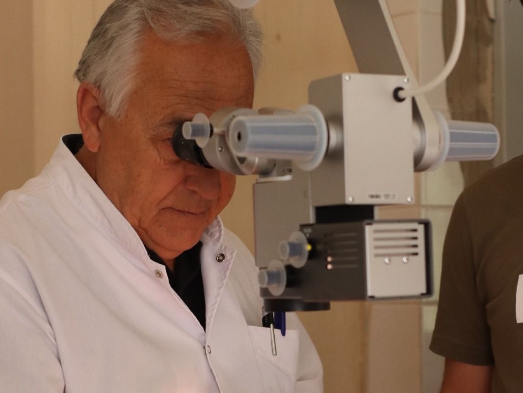 Por una donación del Juzgado Federal, el Hospital adquirió un microscopio quirúrgico para oftalmología