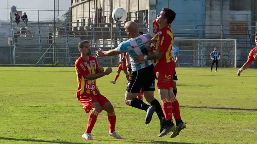 Juventud mostró poco y terminó empatando en su cancha contra Sarmiento de Resistencia