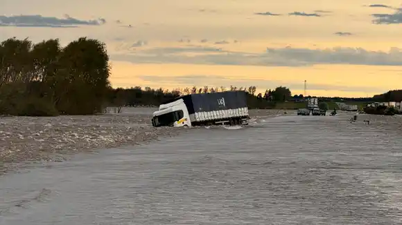 Temporal e inundaciones en la Provincia: las rutas que nadie debería tomar hoy sábado 17 de mayo y por qué
