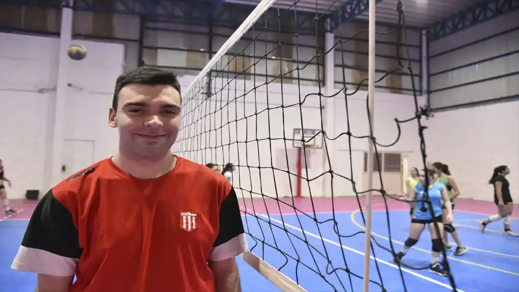 El entrenador Julián Bustos