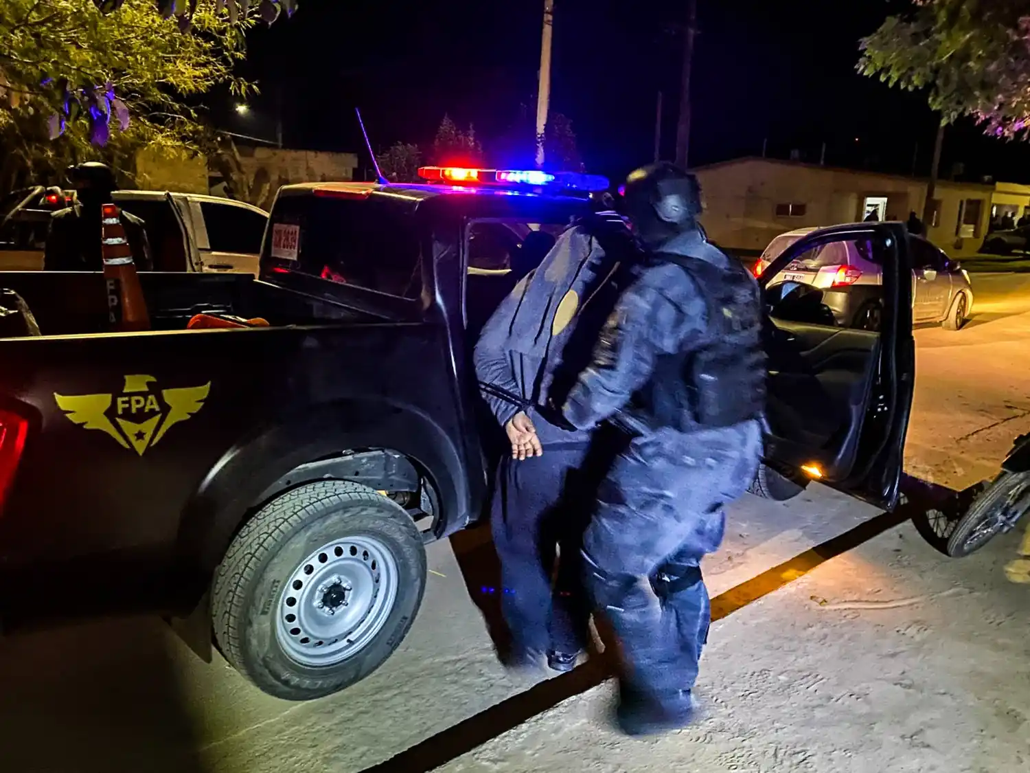 El operativo policial en Sacanta.