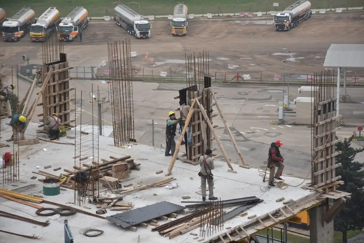 En cuanto a la construcción, el consumo aparente de insumos durante noviembre de 2023 muestra variaciones significativas.