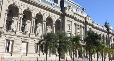 Paritarias: este martes gremios docentes y estatales recibirán la propuesta de Casa Gris