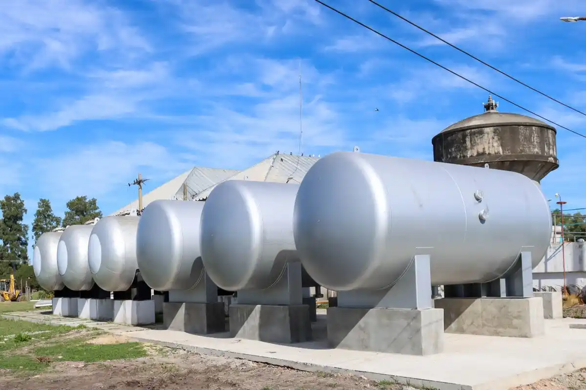 Comenzaron a instalar los filtros de presión para la planta potabilizadora de agua