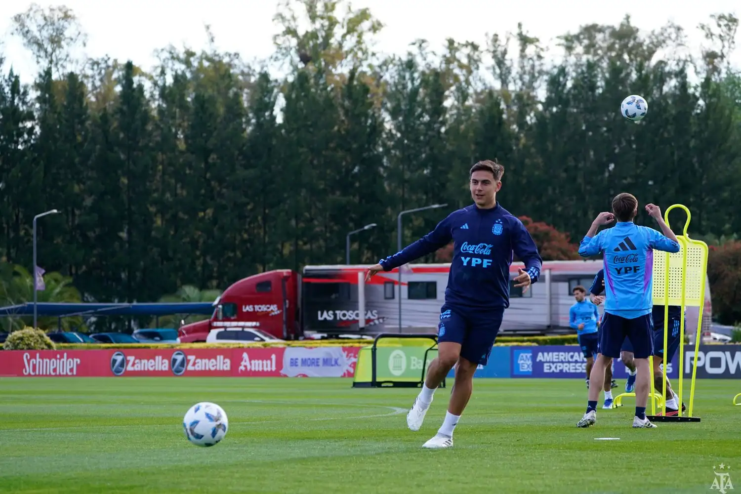Con Lionel Messi a la cabeza, Argentina comenzó a entrenar para la doble fecha