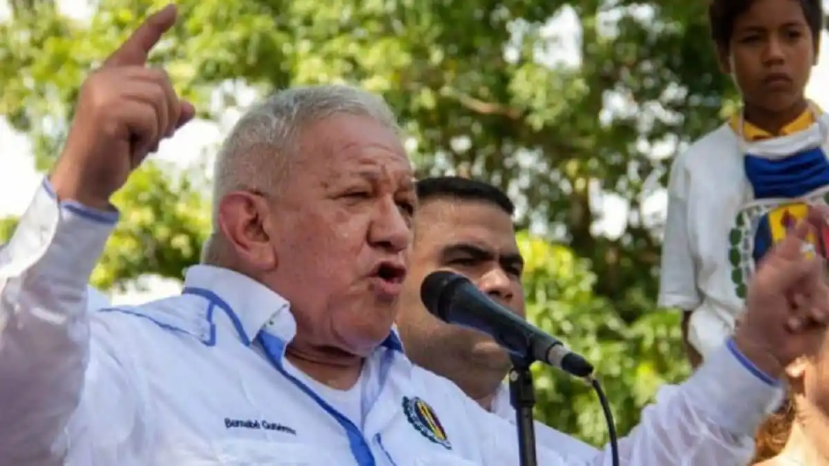 ¡AGARRADOS DEL MOÑO! Los adecos no quieren a Bernabé Gutiérrez como presidente del partido