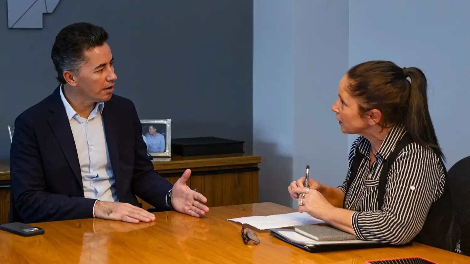 La intendenta Silvia Bertotti se reunió en Córdoba con el ministro de Gobierno, Manuel Calvo