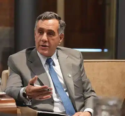 La receta de Finocchiaro para recuperar el prestigio de los maestros