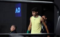 Alcaraz se acerca a Djokovic en la cima