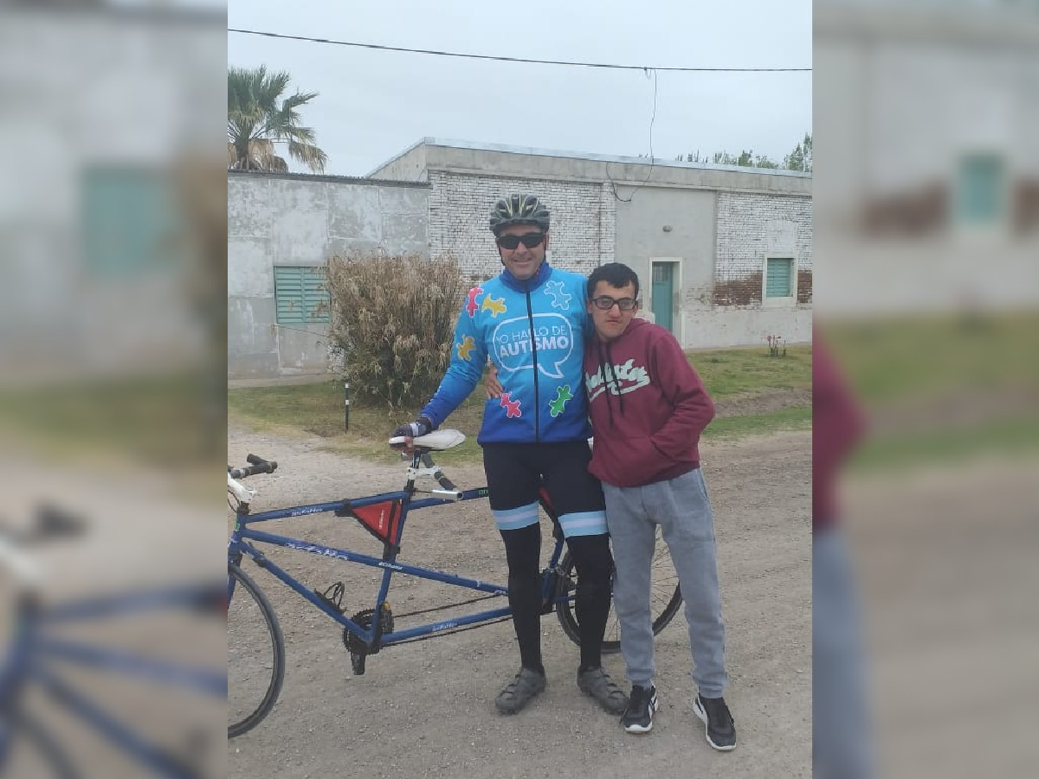Edgar cumplió el sueño de tener su bicicleta tándem