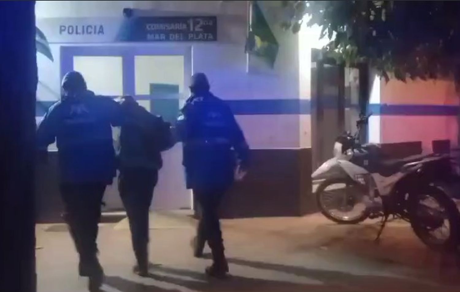 Malviviente con procesos penales dañó la puerta de una iglesia para robar