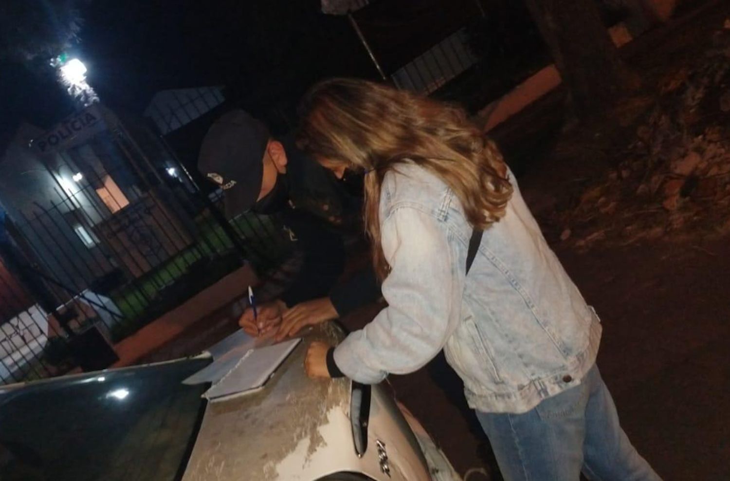 Otra fiesta clandestina: concurrentes se tornaron agresivos con la policía