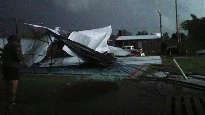 Un violento temporal azotó en gran medida a dos localidades bonaerenses