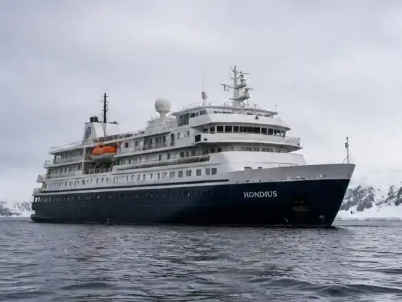 Carlos Ferello, el único argentino que permanece a bordo del crucero MV Hondius, brindó detalles.