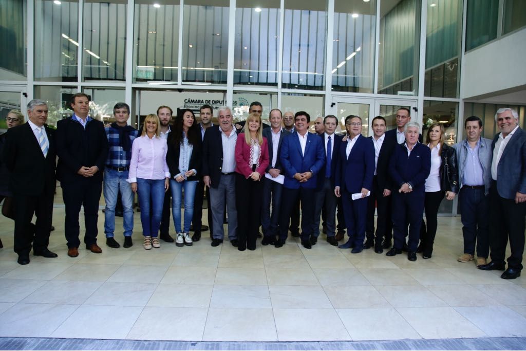 Magario e Insaurralde encabezan debate sobre seguridad de intendentes peronistas 