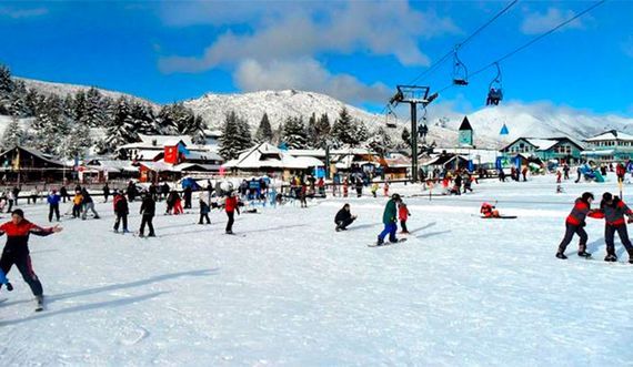 Mientras crece la ola de contagios, otro grupo de egresados de Tandil quedó aislado en Bariloche