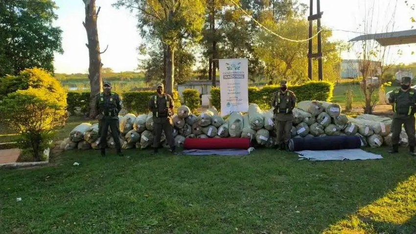 GN decomisó 72 rollos de tela trasladados ilegalmente