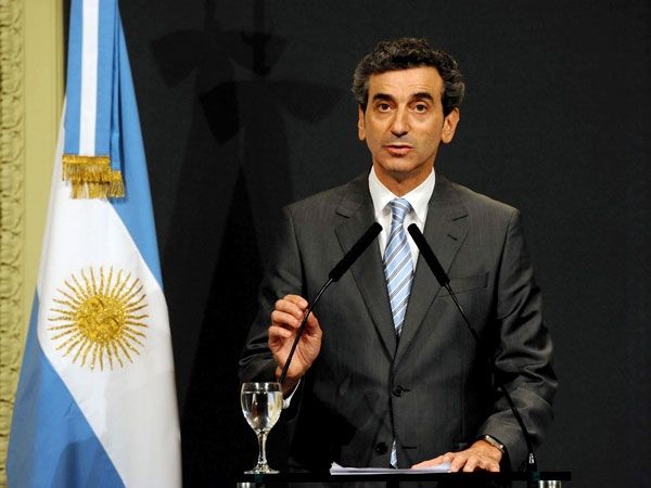 Randazzo anunció la renovación total de las formaciones del Sarmiento