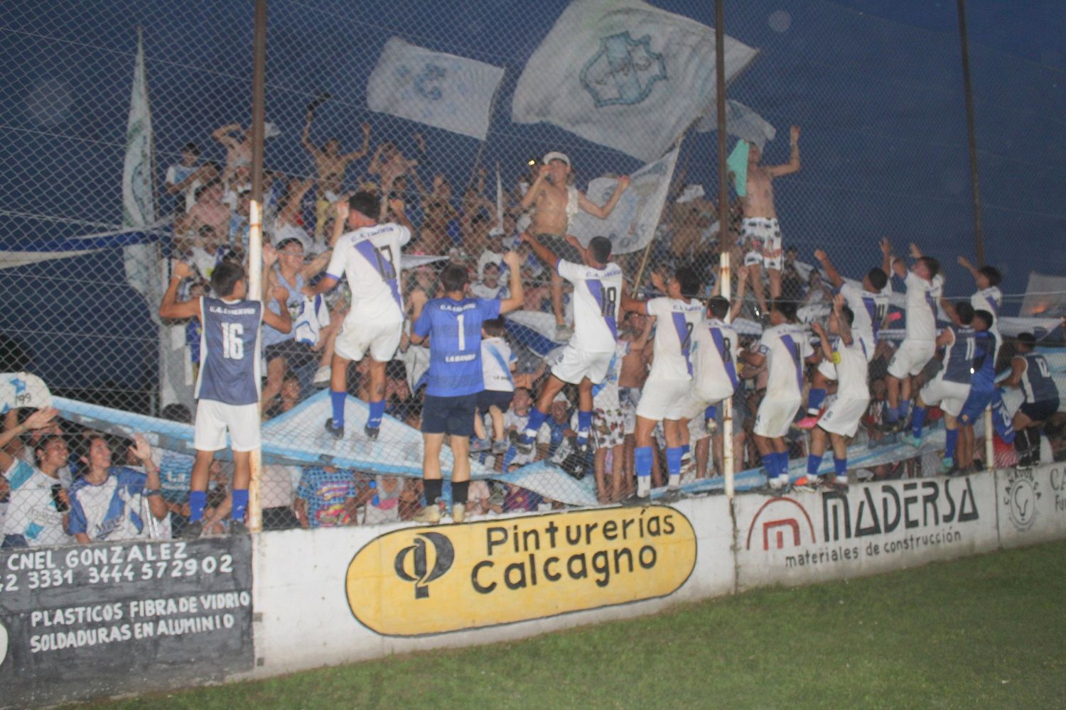 Libertad, flamante campeón de la Supercopa también desistió de jugar la Copa Entre Ríos. Todo hace pensar que habría un descanso de un mes (Diciembre) en el fútbol gualeguayense y luego se vendría el Apertura 2025 y el torneo de Verano de Gualeguay Central.