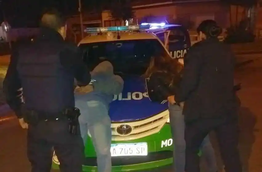 Amenazaron a un taxista con un cuchillo en el cuello para robarle