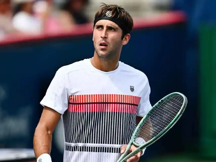 Tomás Etcheverry enfrentará a Jack Jones