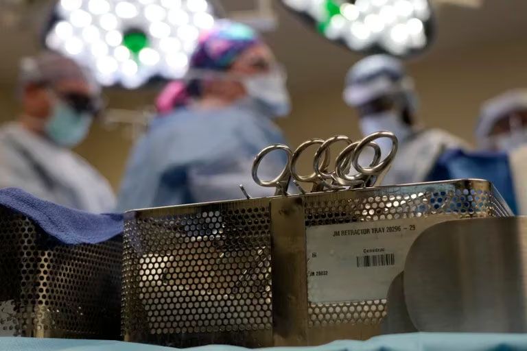 Cardiólogos se reunieron con el gobierno en busca de una salida a la falta de insumos médicos