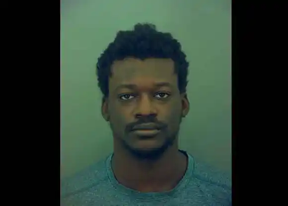 TRÁGICO FINAL: Un niñero usa llave de lucha libre para calmar un bebé y lo mató