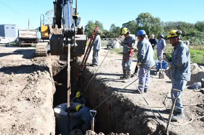 Cloaca Máxima: trabajos de conexión con la estación de bombeo de Neuquén