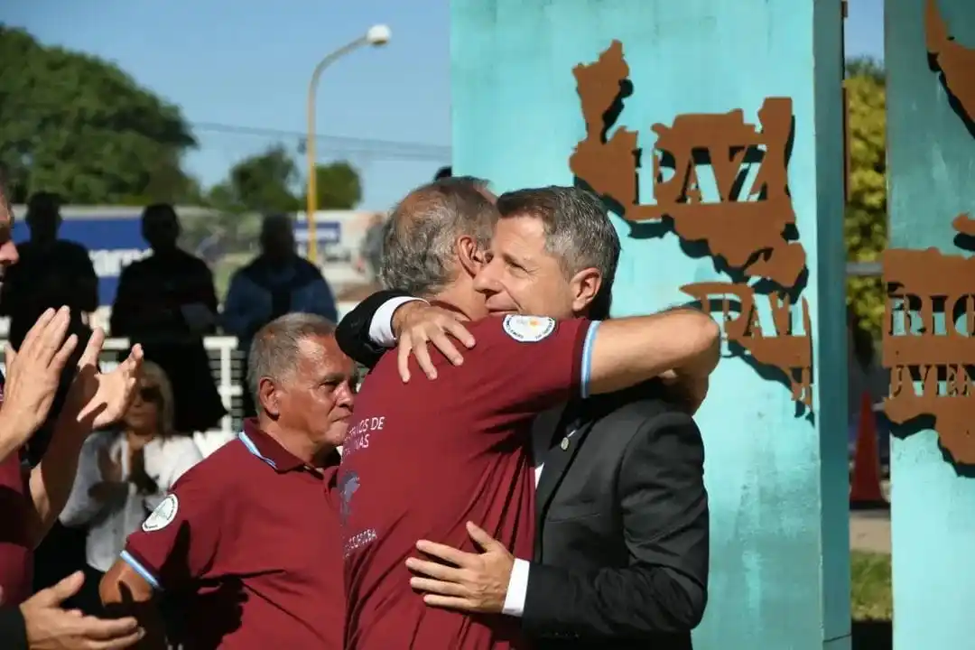 San Francisco honró a sus héroes de Malvinas en un emotivo acto.