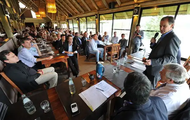 Bordet reunió a los intendentes del corredor del río Uruguay