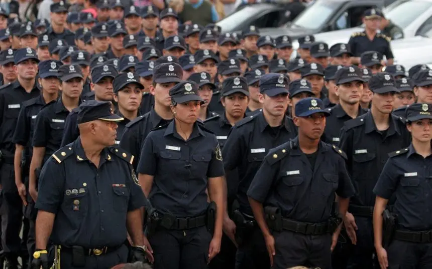 Ascienden a 10.200 oficiales de la Policía Bonaerense