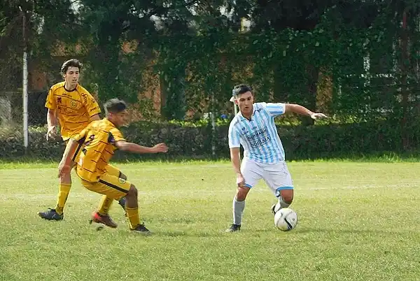 Juventud sumó victorias en Cuarta y Quinta División frente a Flandria