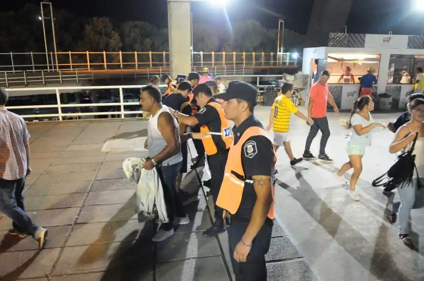 En 2017 se detuvo a 3.800 personas durante controles en el ingreso a estadios