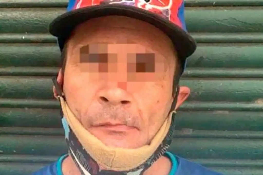 Se fugó de una comisaría y lo encontraron vendiendo pañuelos en el centro porteño