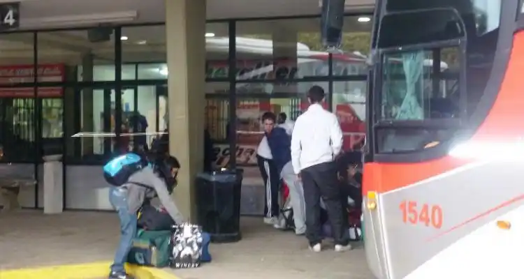 Policía identificó y cacheó a pasajeros de micros en la Terminal
