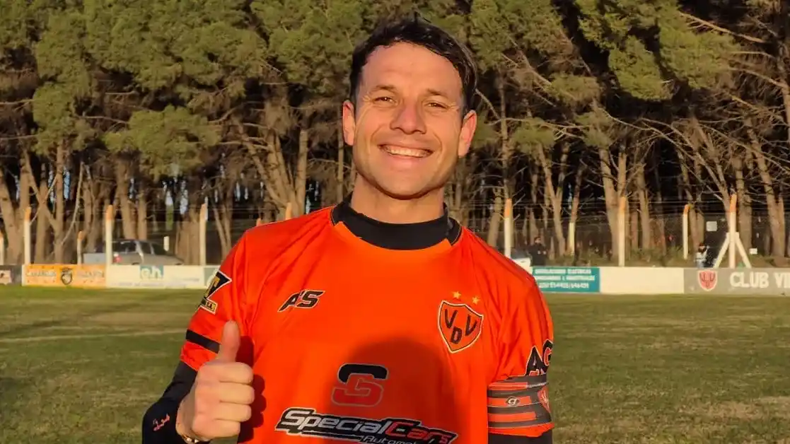 Jonathan Ríos, defensor y referente de Villa Díaz Vélez