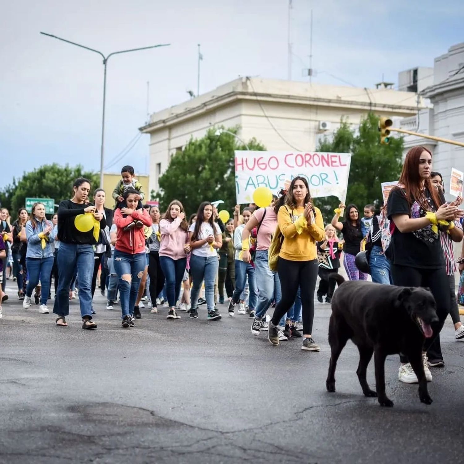 Manifestación en Trenque Lauquen: Vecinos acusan a un abuelo de haber abusado de su nieta