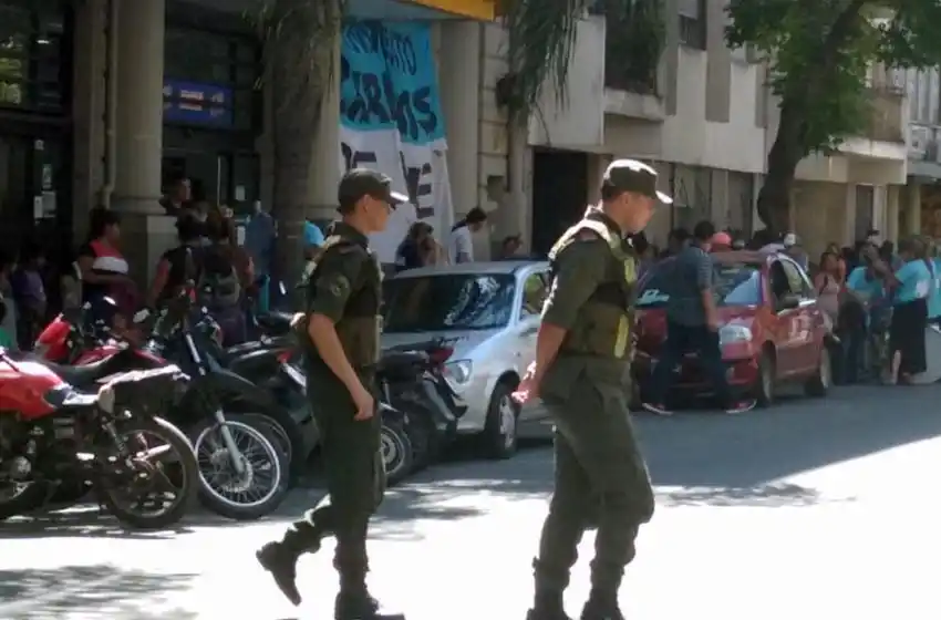 Reclamo frente a los supermercados: manifestantes piden donaciones en una nueva «Jornada Nacional de Protestas»