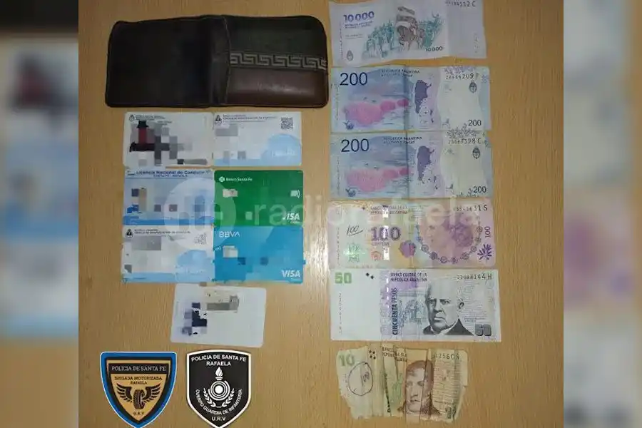 La GUR encontró una billetera con dinero y documentación, y la entregó a la policía