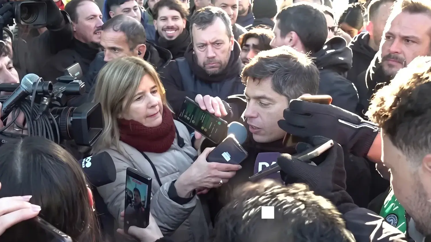 Desde San Cayetano, Kicillof habló del "lío que armó Milei": "Los salarios no alcanzan para cubrir cuestiones básicas"